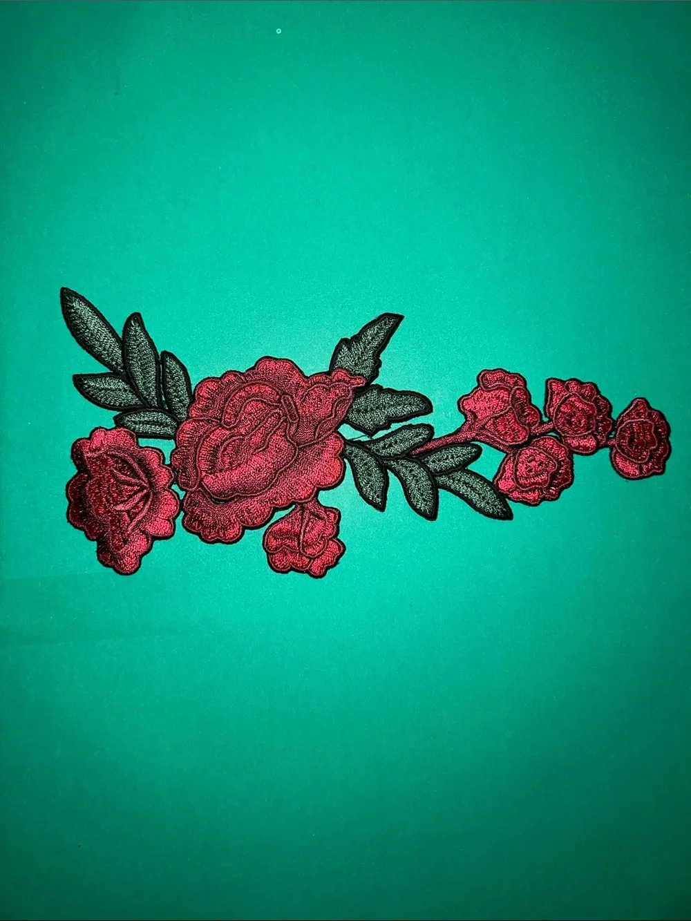 (Set of 4) Embroidered Floral Iron-On Patch Set – Red Roses & White Daisies
